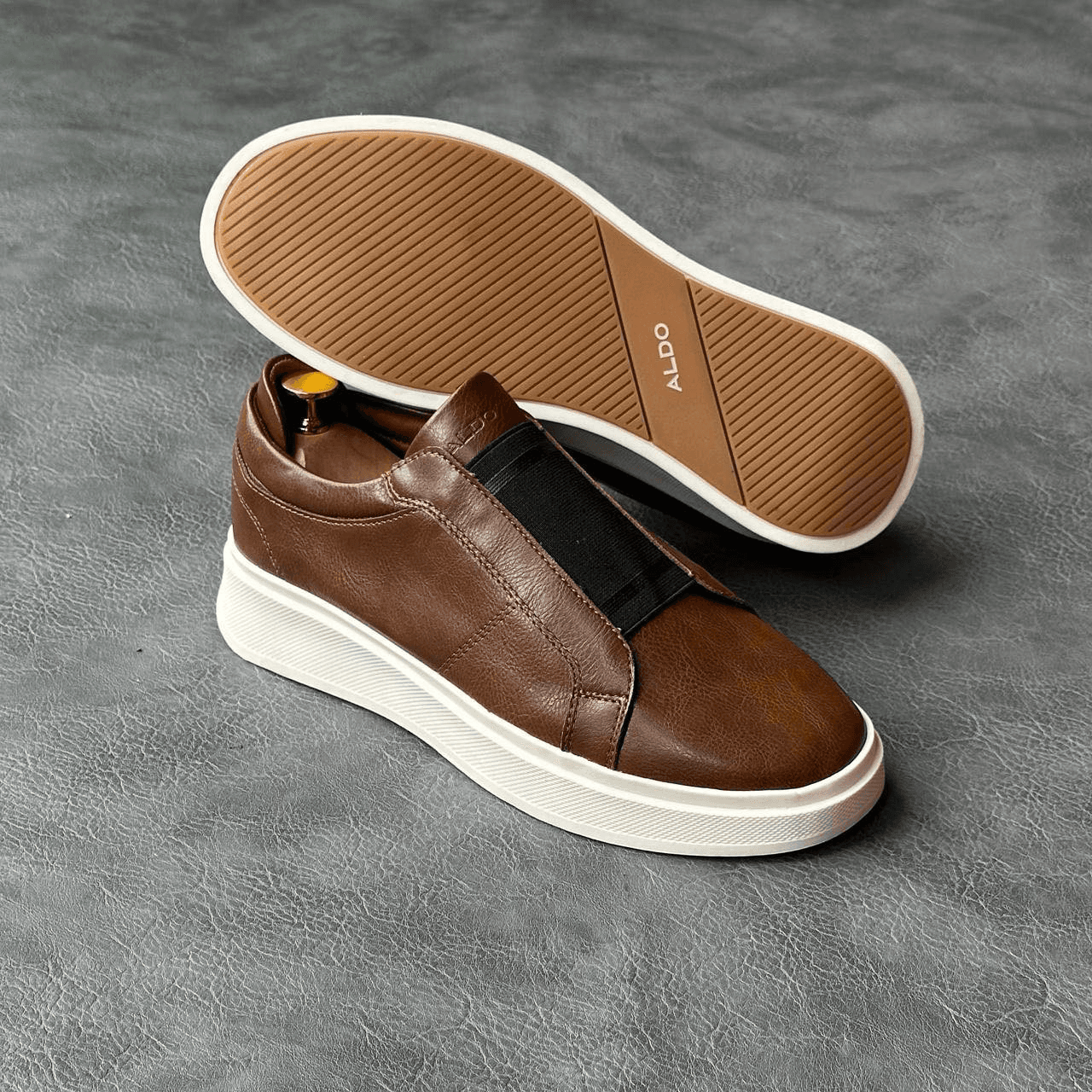 Brown Elastic Strap Casual Sneakers
